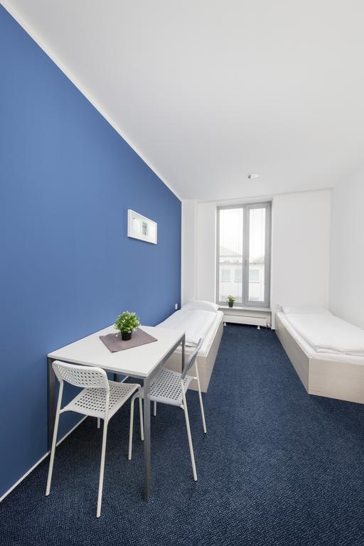 Hotel & Hostel Letov Прага Экстерьер фото