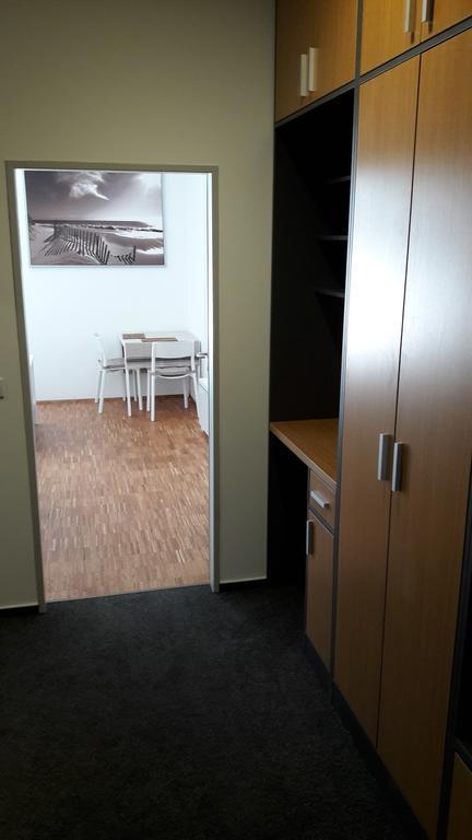 Hotel & Hostel Letov Прага Экстерьер фото