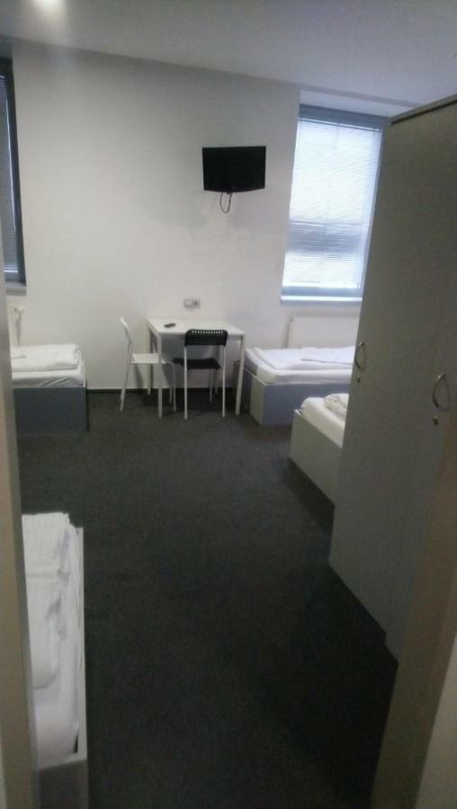 Hotel & Hostel Letov Прага Экстерьер фото
